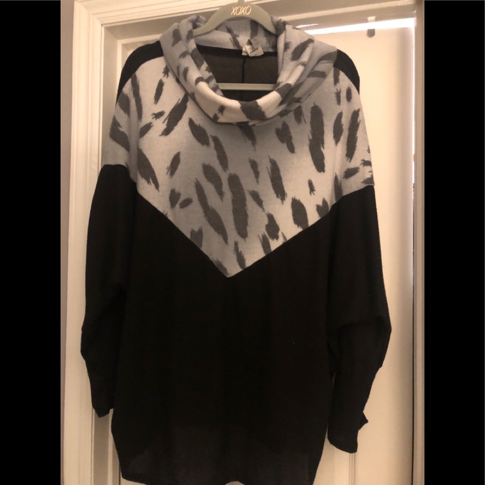 Honeyme Plus Size Trendy Top. Nwot